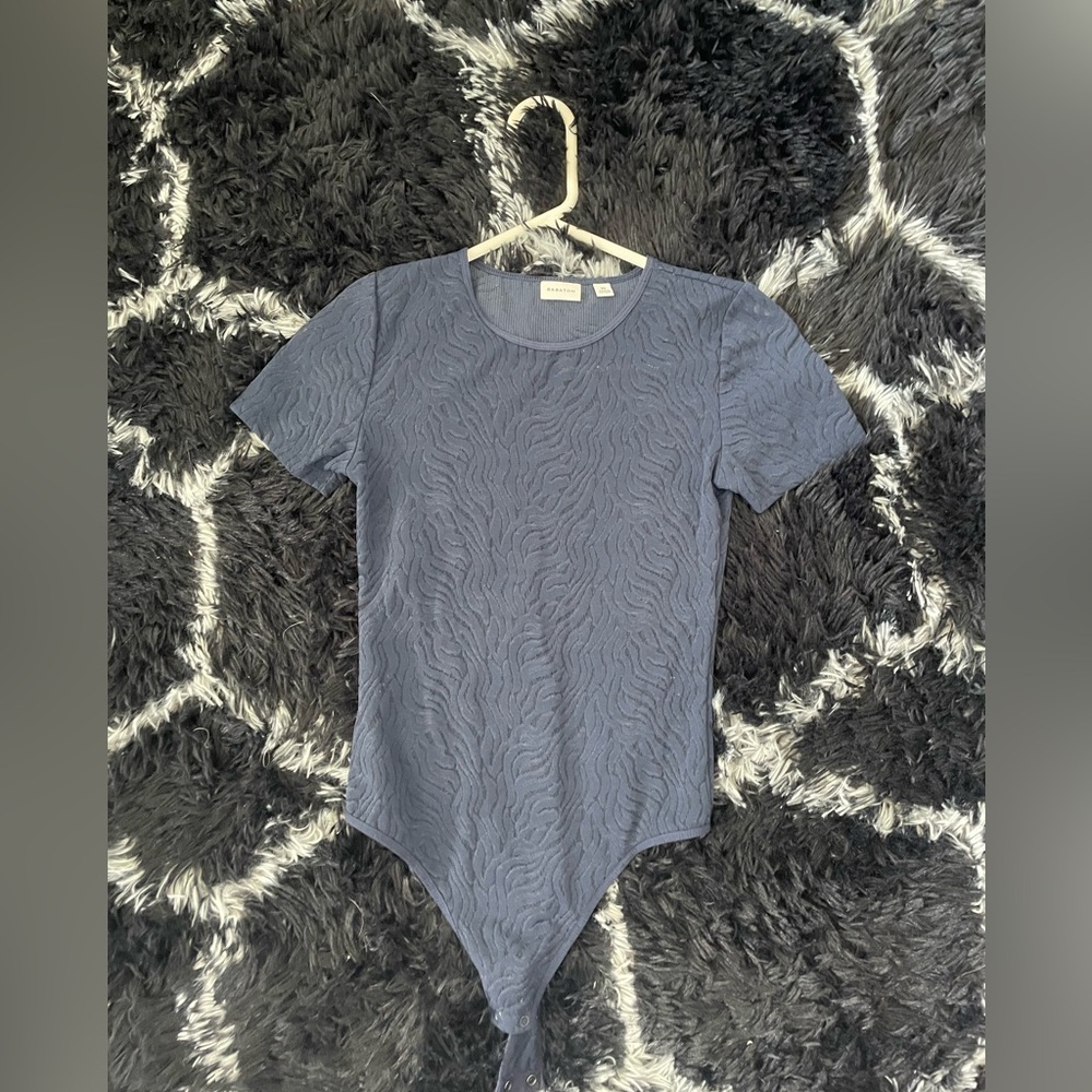 Short Sleeve Body Suit in Navy Blue with Pattern by Aritzia’s Babaton in XS
